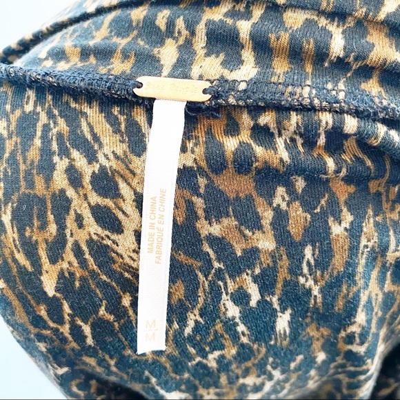 Free People Animal Print Top Shirt Scoop Tie Neck - Picture 6 of 7